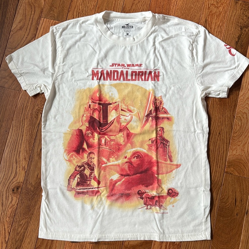 Hollister Star Wars The Mandalorian Graphic Tee